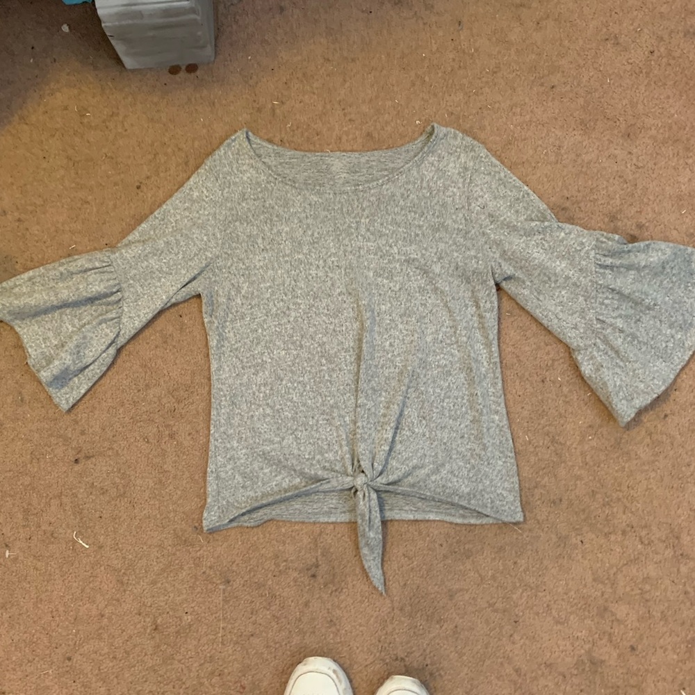 Quarter sleeve top